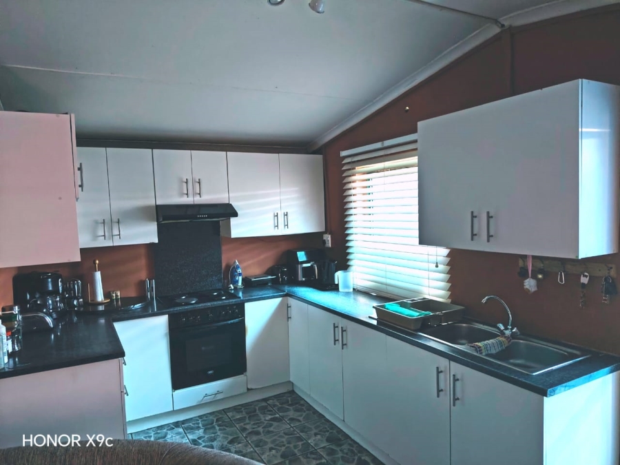 2 Bedroom Property for Sale in Sercor Park Western Cape